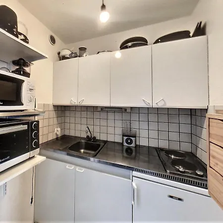 Skis Aux Pieds Avec Balcon Et Acces Piscine - Fr-1-267-235 Apartment