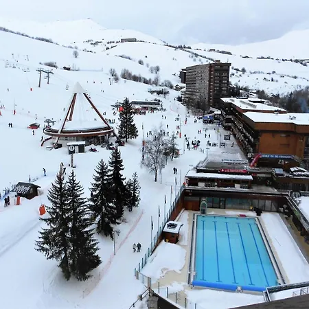 Apartment Skis Aux Pieds Avec Balcon Et Acces Piscine - Fr-1-267-235 Le Corbier
