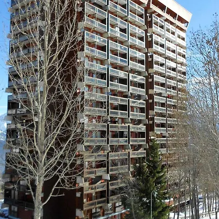 Apartment Skis Aux Pieds Avec Balcon Et Acces Piscine - Fr-1-267-235